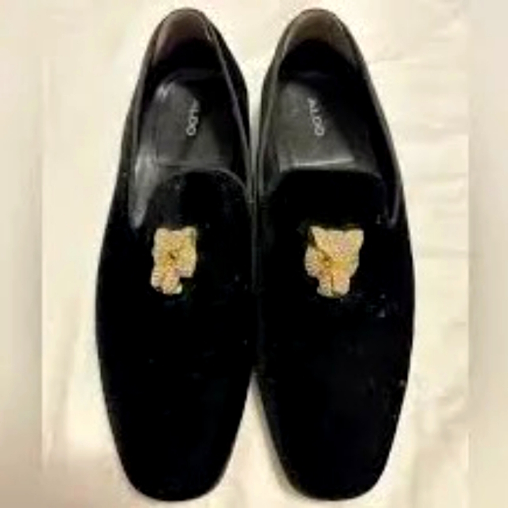 ALDO Lion-Head  Medallion Velvet  Loafer Slippers-Size 11-RARE FIND!